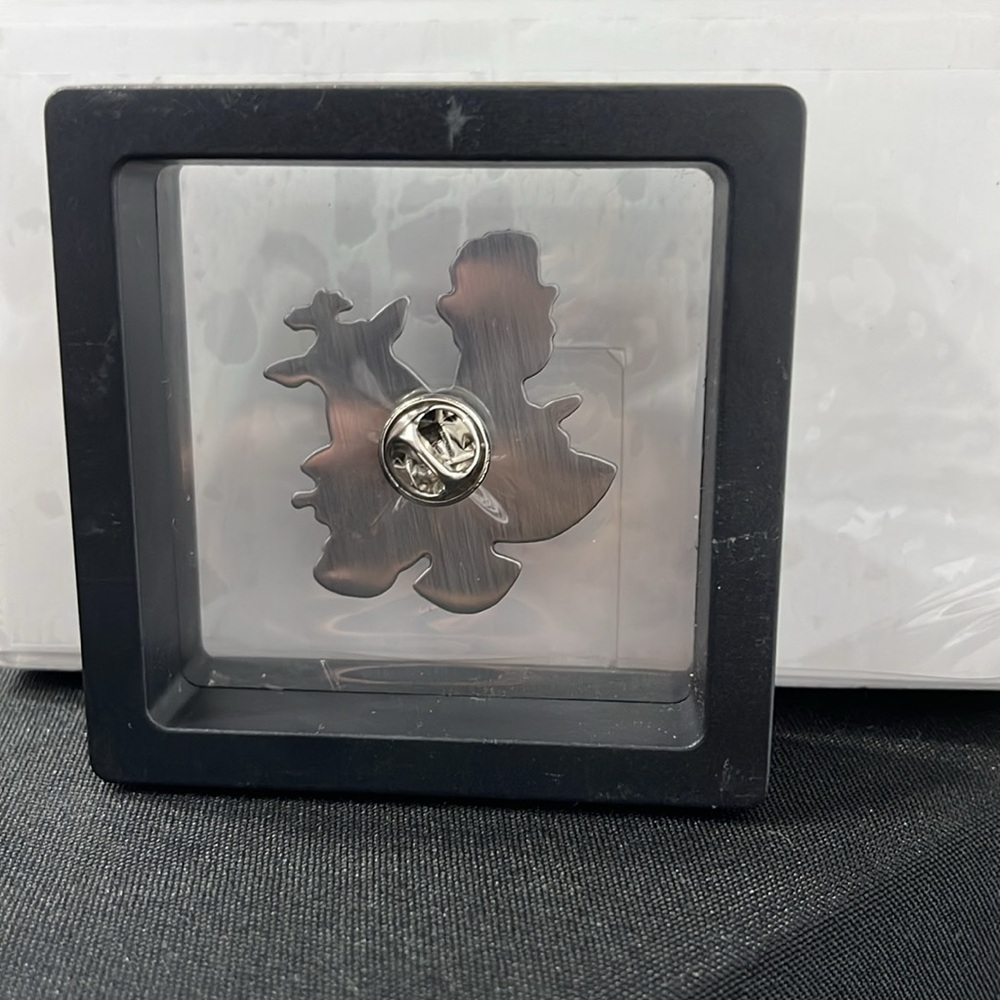 Cartoon Pin. - Picture 2 of 2